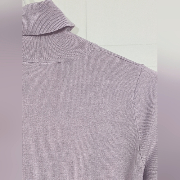 ✨ HOST PICK ✨ Long Lilac Turtleneck - Simons - Picture 4 of 6